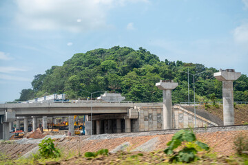 Avance de obra en la construcción de puentes y elevados del proyecto del metro de panama Oeste.