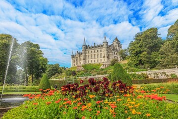 Panoramic picture of Dunrobin Castle and its garden in Scotland during the day © Aquarius