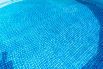 Large expansion pool with a diameter of 3.96 m, located in the yard on the grass.