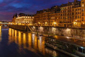 La Conciergerie at Seine River, Ile de la Cite, Ile Saint-Louis, Paris, Ile de France, France