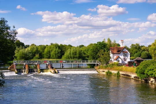 The view of Goring weir and lock from Goring and Streatley Bridge, Goring, Oxfordshire, England, United Kingdom