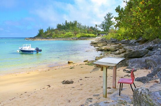Table and chair at Devonshire Bay, Devonshire Bay National Park, Devonshire, Bermuda