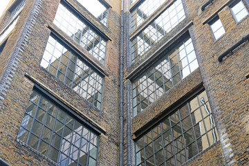Obraz premium Historic industrial building in London