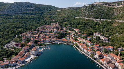 Miasto Bakar w Chorwacji © sopthedrone