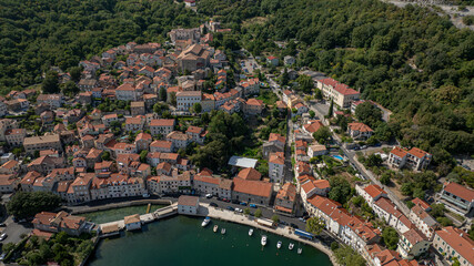 Miasto Bakar w Chorwacji © sopthedrone