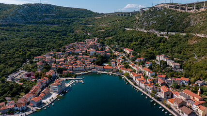 Miasto Bakar w Chorwacji © sopthedrone