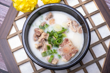 Rich and Flavorful Oxtail Soup: A Traditional Korean Comfort Food