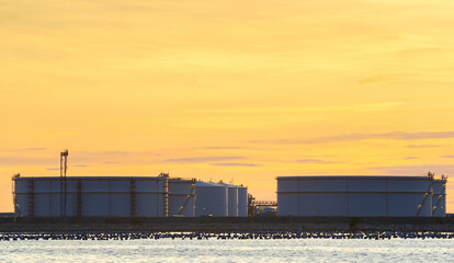 Obraz premium Largest Oil Tanks