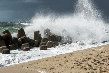 Coastal protection during storms by the tetrapods on the island of Sylt
