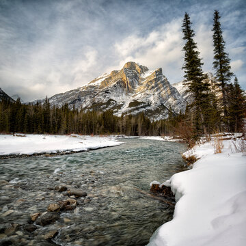 Canada, Alberta, Kananaskis Country, Mount Kidd and the Kananaskis River