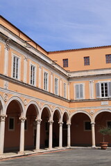Blick in die Altstadt von Pisa in Italien	