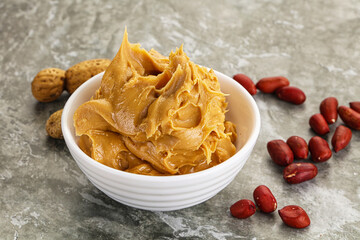 Peanut paste in the bowl