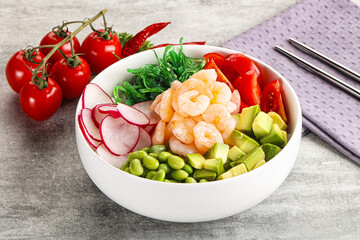 Hawaian cuisine - Poke with cocktail shrimps