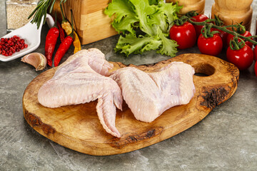 Raw chicken wings foe cooking