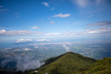 베트남 의 유명한 관광 명소인 바나히 테마파크의 아름다운 풍경이다.