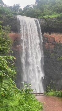 Savatsada Waterfall is a popular tourist attraction located near Chiplun in the Ratnagiri district of Maharashtra. The waterfall is especially famous during the monsoon season
