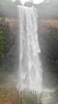 Savatsada Waterfall is a popular tourist attraction located near Chiplun in the Ratnagiri district of Maharashtra. The waterfall is especially famous during the monsoon season