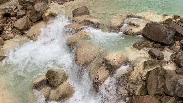 Kuzalan Tabiat Parkı&rsquo;nın eşsiz değerlerinden biri olan Mavi G&ouml;l. Giresun Dereli.