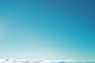 Obraz premium Clear blue sky background and empty space for your design, no cloud