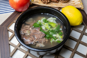 Najugomtang: A Traditional Korean Beef Soup