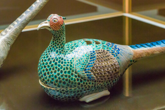 "Iroe Kiji Koro" (Colored Pheasant Incense Burner) by Nonomura Ninsei, designated a national treasure of Japan, at the Ishikawa Prefectural Museum of Art.