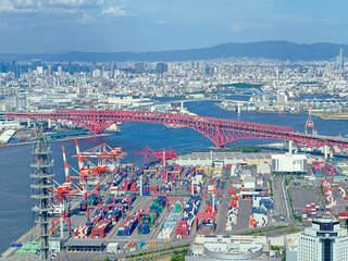 港大橋（写真中央。大阪市港区・住之江区）