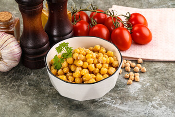 Canned chickpea in the bowl