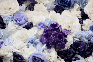 Fototapeta premium Blumenstrauss mit weissen und blauen Blumen für Dekorationen und Feste 