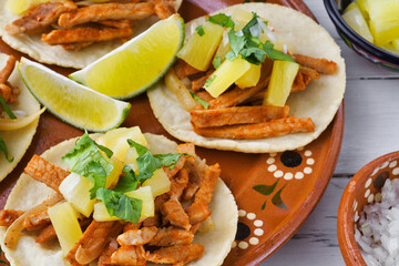 メキシコの伝統的なタコス　タコス・アル・パストール　（タコスアルパストール, タコス　アル パストール） 　Mexican traditional tacos, Tacos al pastor