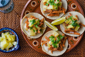 メキシコの伝統的なタコス　タコス・アル・パストール　（タコスアルパストール, タコス　アル パストール） 　Mexican traditional tacos, Tacos al pastor