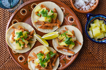 メキシコの伝統的なタコス　タコス・アル・パストール　（タコスアルパストール, タコス　アル パストール） 　Mexican traditional tacos, Tacos al pastor