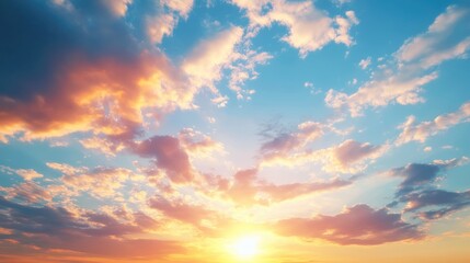 Obraz premium Golden Sunset Sky with Fluffy Clouds