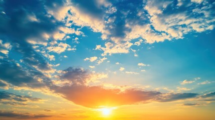 Obraz premium Sunset Sky with White Clouds and Golden Light