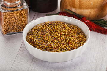 Spicy mustard sauce with seeds