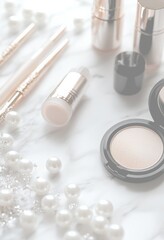 大理石の上に化粧品を平らに並べたもの