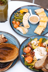 food, bread, eating, sandwich, meal, hand, chef, plate, burger, hamburger, breakfast, cooking, hungry, cake, holding, hands, cook, kitchen, dinner, lunch, eat, restaurant, diet, delicious