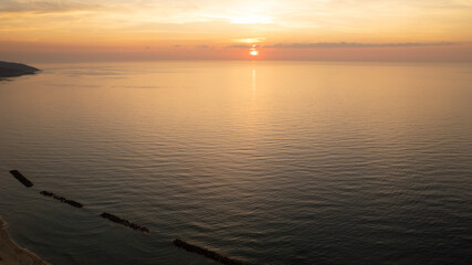 Fototapeta premium 湖陵の海と夕日