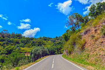 N267 Monchique in Richtung Aljezur, Algarve (Portugal)