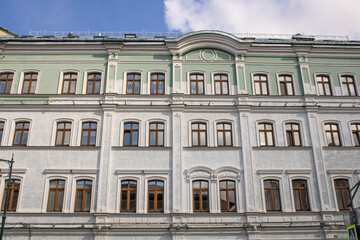 Fototapeta premium Exploring the Architectural Details of This Historic Buildings Unique Design and Beauty