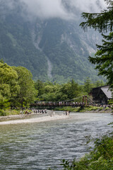 Obraz premium 夏の上高地，梓川と河童橋，長野県