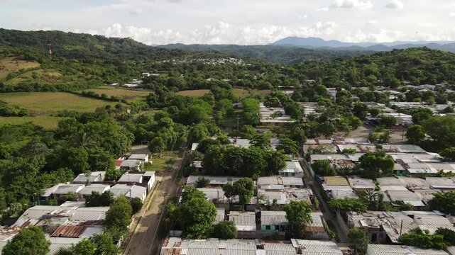 Volando sobre una ciudad de Am&eacute;rica Central