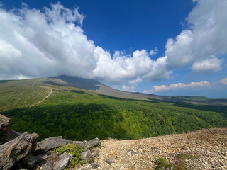 登山道から見る山の景色