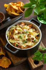 baked pasta with chanterelle mushrooms