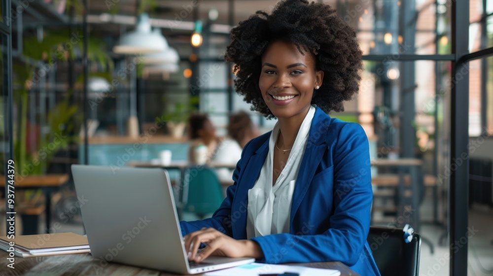 Canvas Prints the woman at the laptop