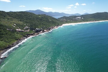 Obraz premium A view of Praia Mole, Mole beach, beachsin Florianopolis, Brazil