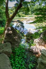 Petit ruisseau dans les jardins imp&eacute;riaux