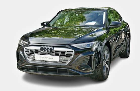 Modern Audi Q8 Sportback 