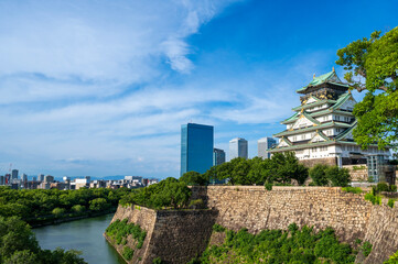 Fototapeta premium fortess at Osaka castle with clair sky. Osaka castle is Japanese ancient castle is landmark in Osaka,Kansai,Japan,