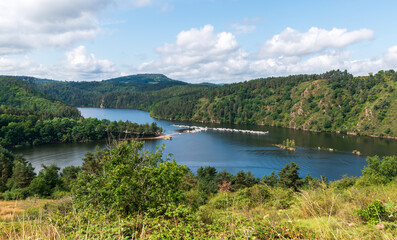 Base nautique de Garabit Grandval, près du viaduc de Garabit, Cantal, France