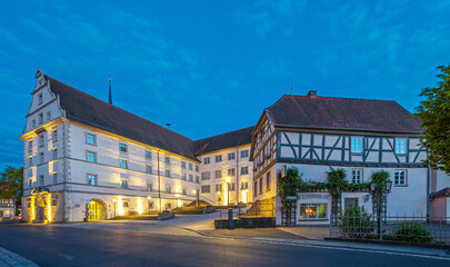 Blaue Stunde im historischen Ortskern von Fladungen in der Rh&ouml;n